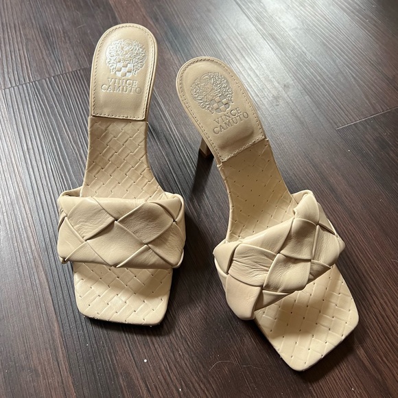 Vince Camuto | Brelanie Woven-Strap Mule - Picture 2 of 3